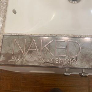 Urban decay Smoky naked palette